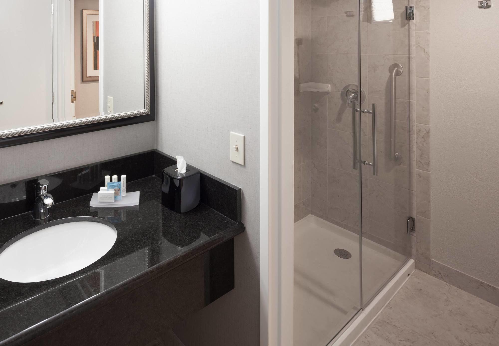 Courtyard By Marriott Hotel