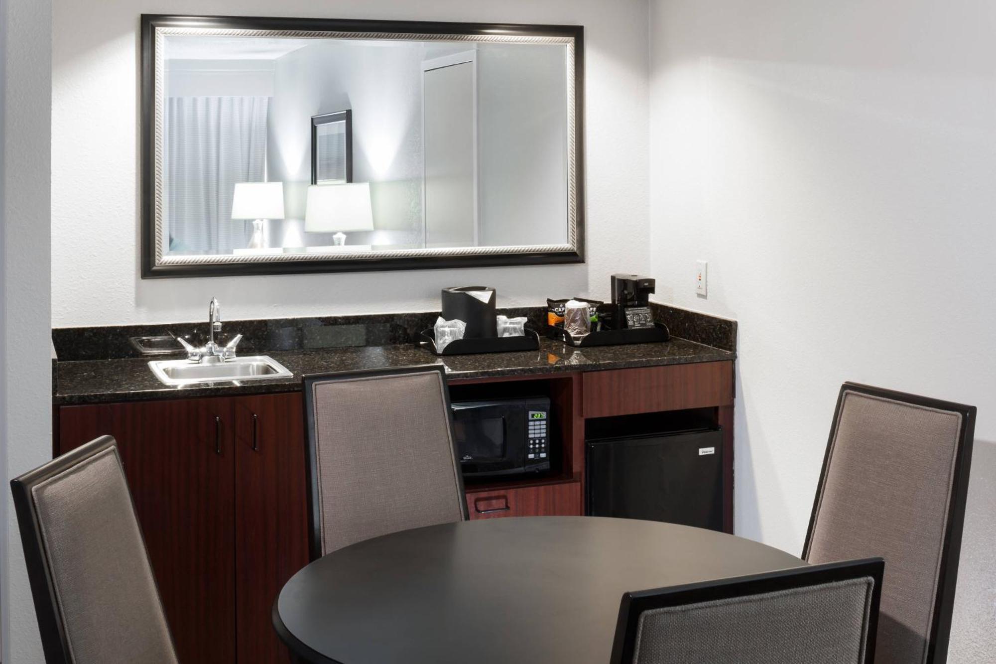 Courtyard By Marriott Hotel 3*