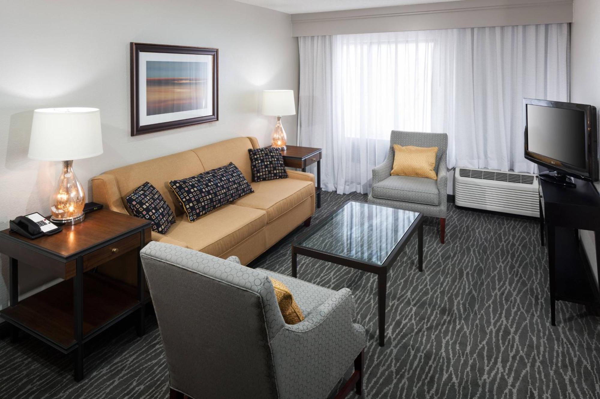 Courtyard By Marriott 3*