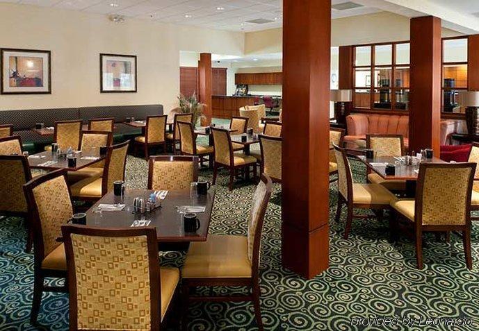 Courtyard By Marriott Hotel