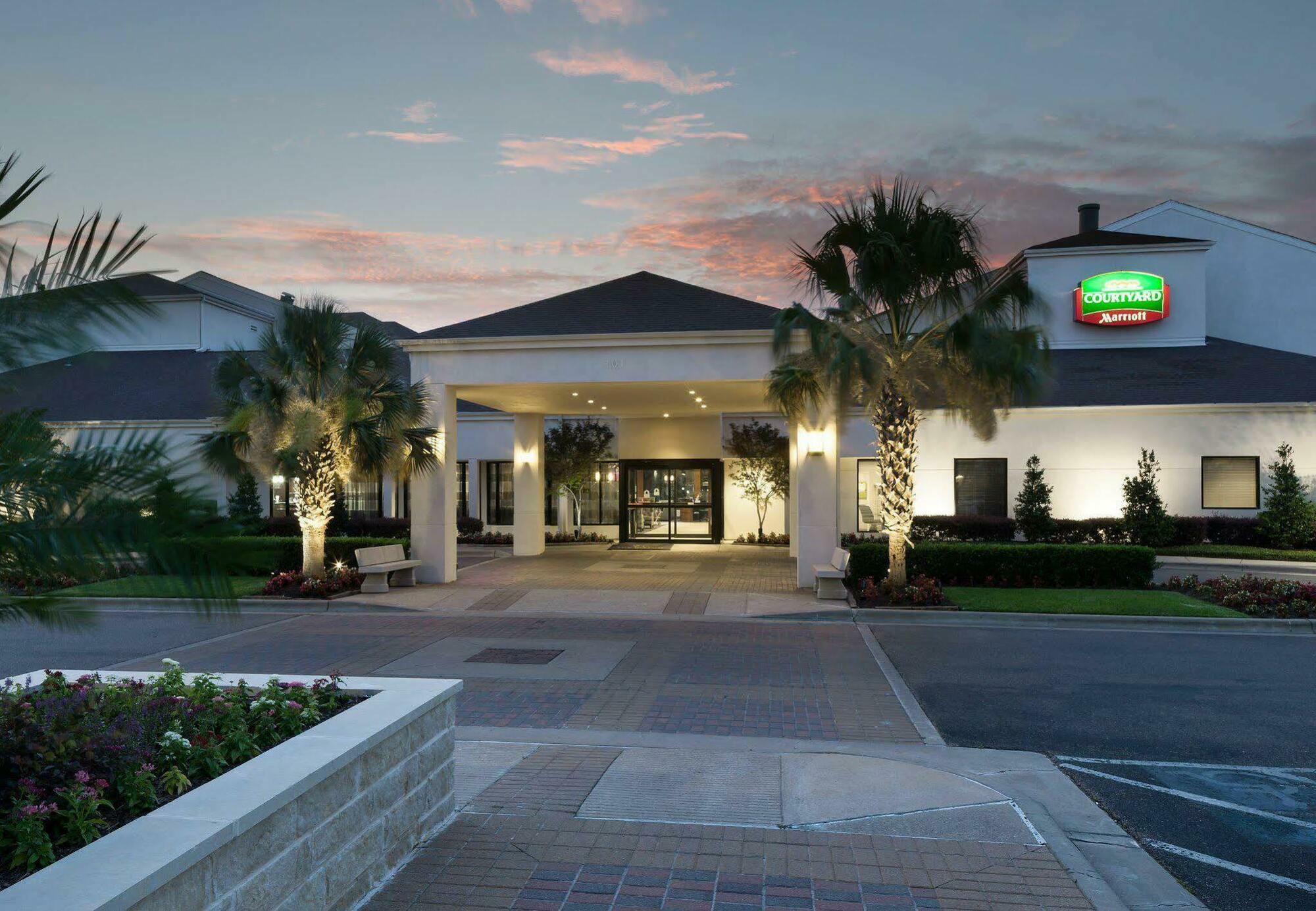 Courtyard By Marriott 3*