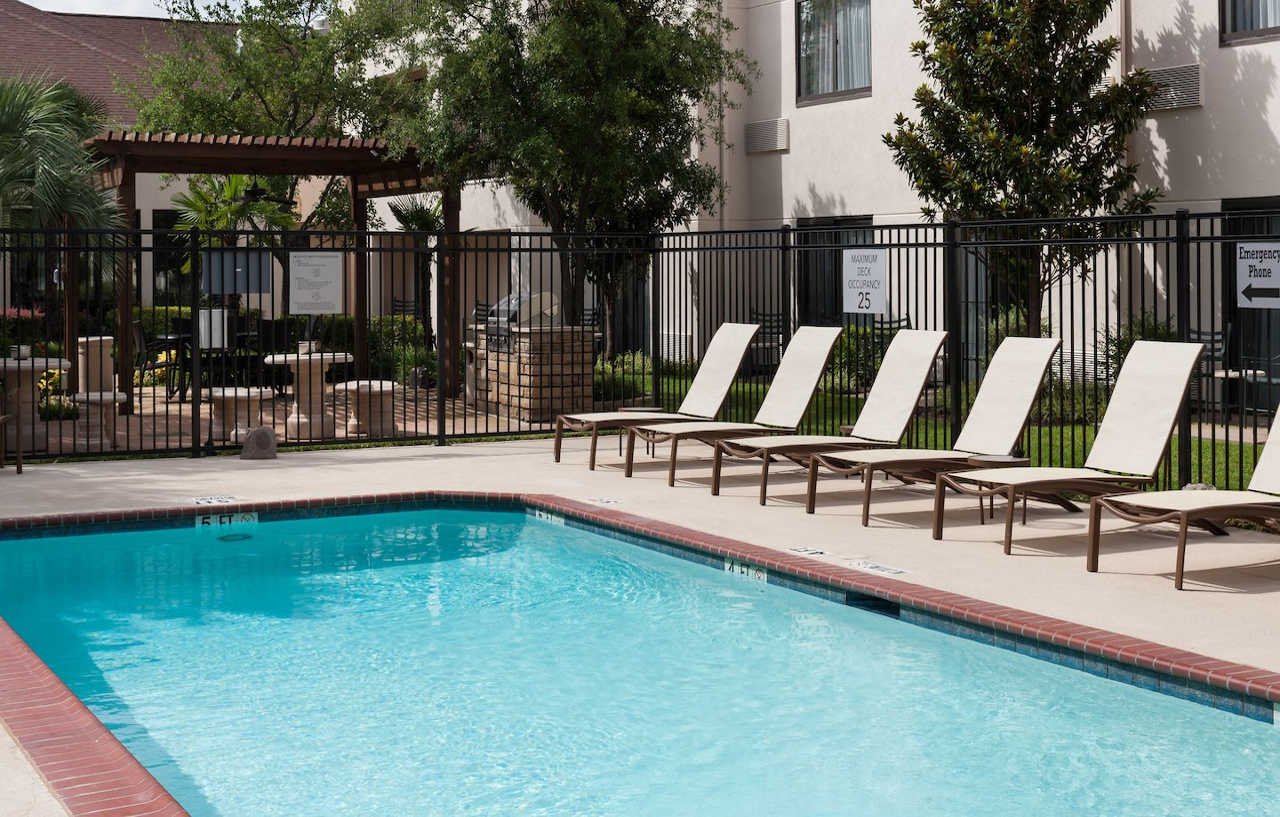 Courtyard By Marriott